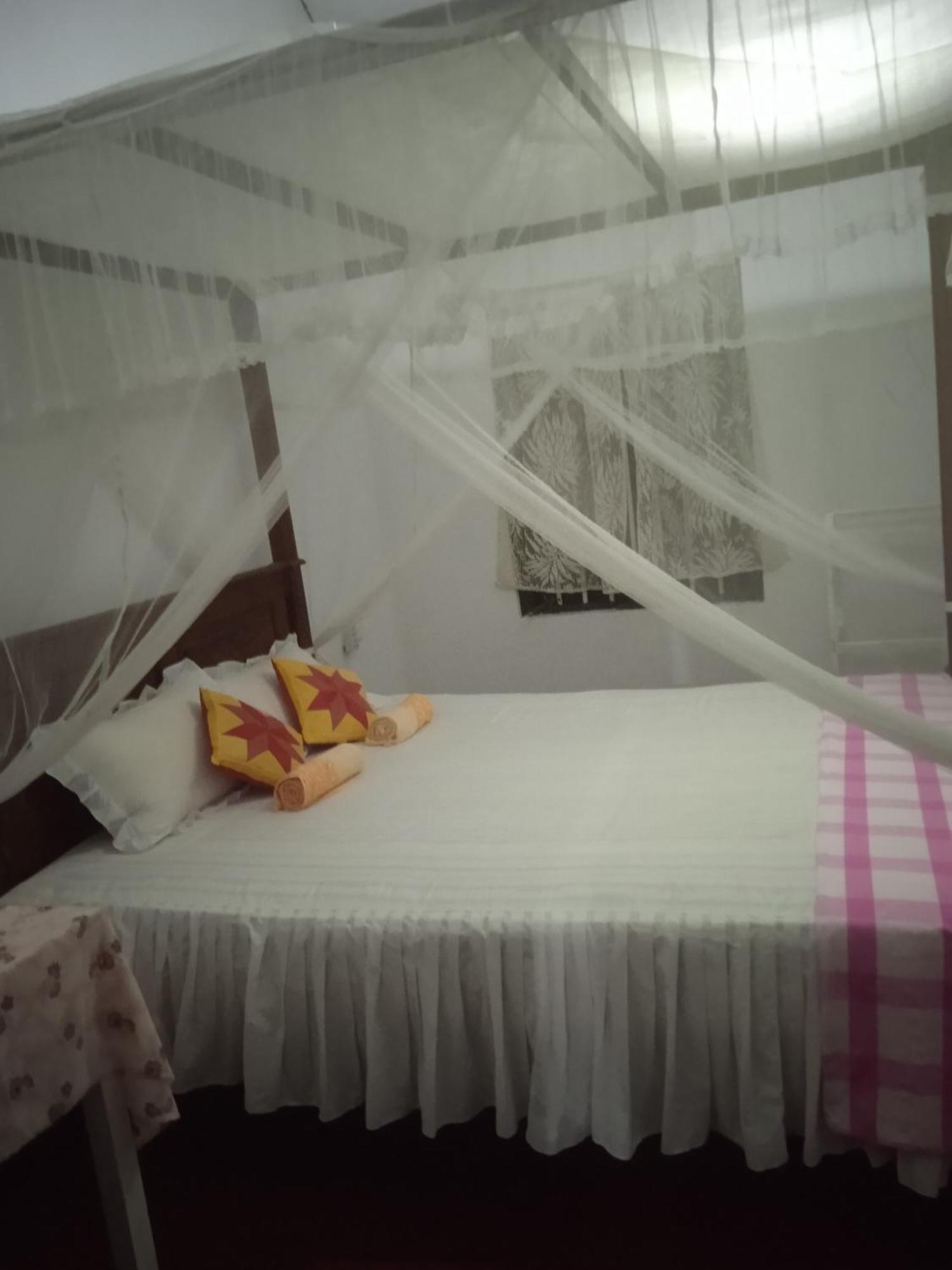 Sanaya Homestay Тангале Стая снимка