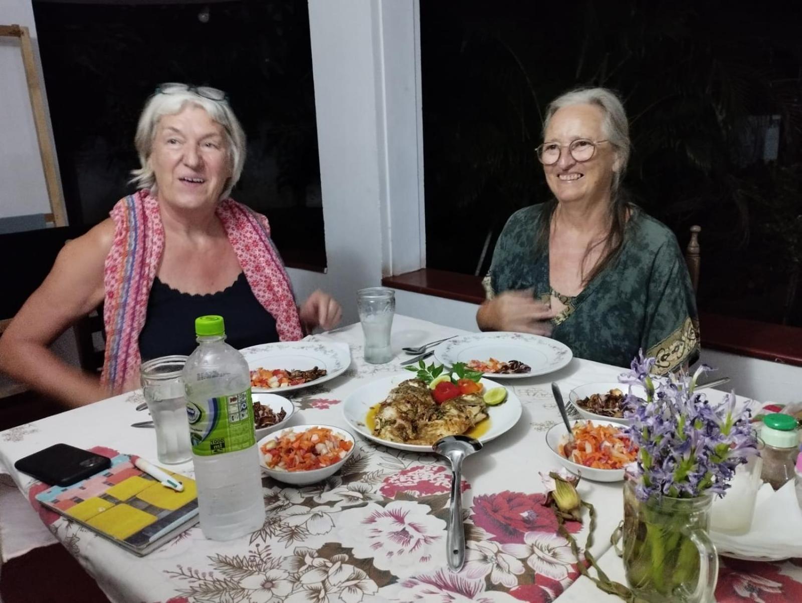 Sanaya Homestay Тангале Стая снимка