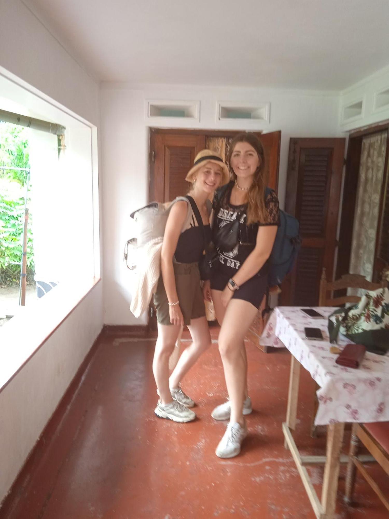 Sanaya Homestay Тангале Стая снимка