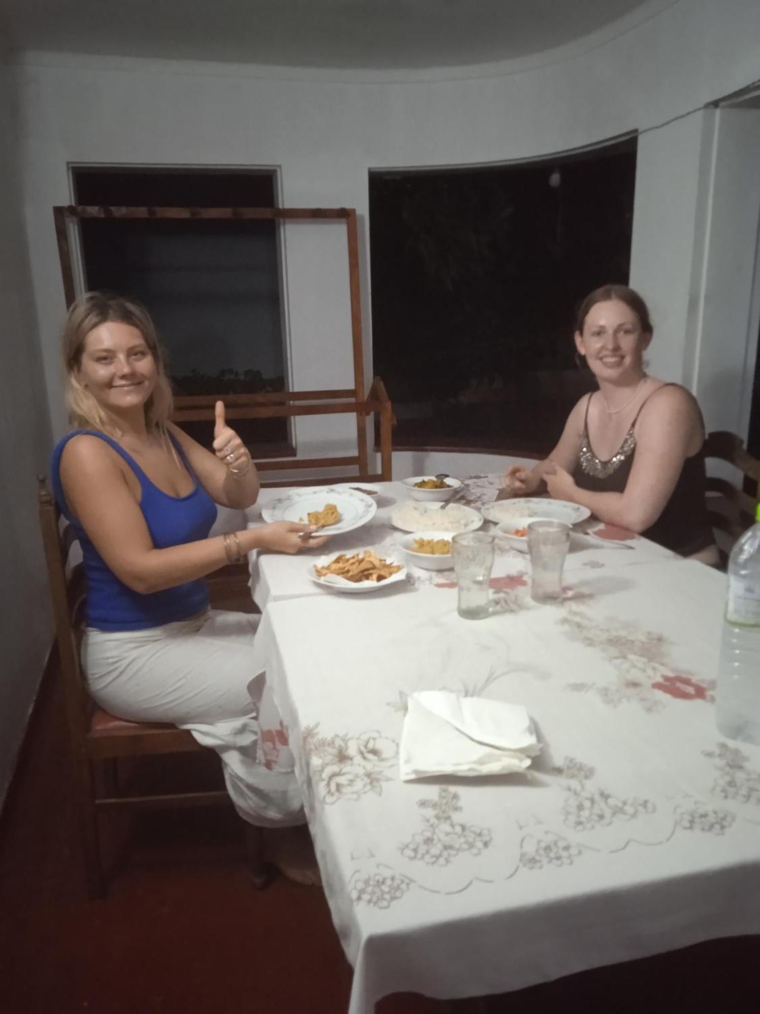 Sanaya Homestay Тангале Стая снимка